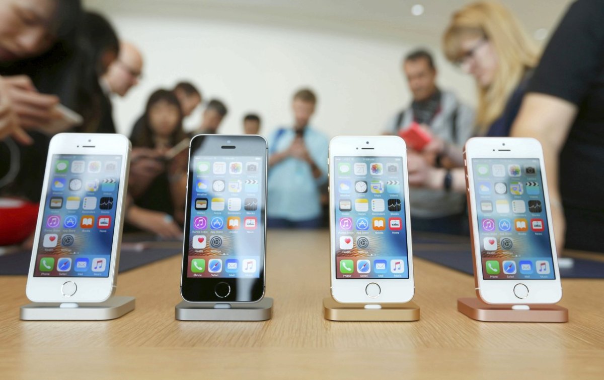 2016-03-21T192221Z_510471653_TB3EC3L1HSYIE_RTRMADP_3_APPLE-PRODUCTS.JPG