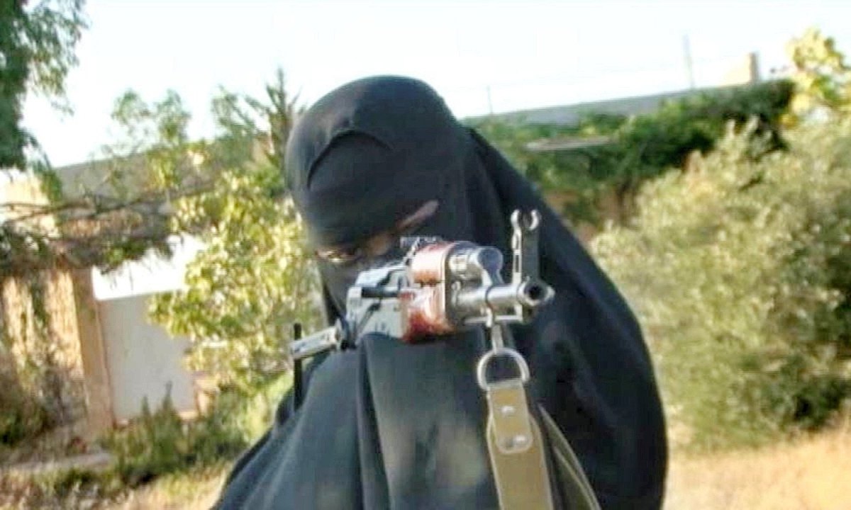 23_jihadwomen3_w_LR G.jpg