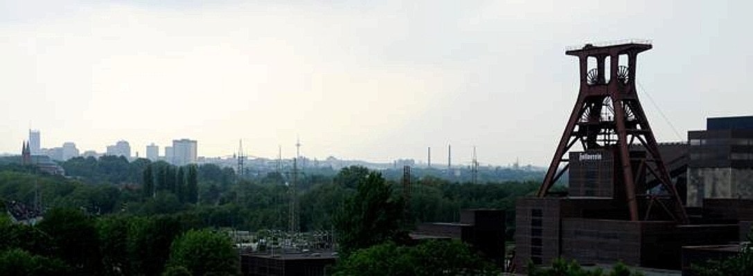 39022937--656x240.jpg