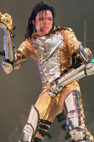 Noch auf der Höhe seines Erfolges: Michael Jackson 1997 beim Konzert im Gelsenkirchener Parkstadion.