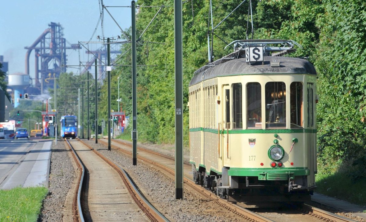 Alte Tram Duisburg.jpg
