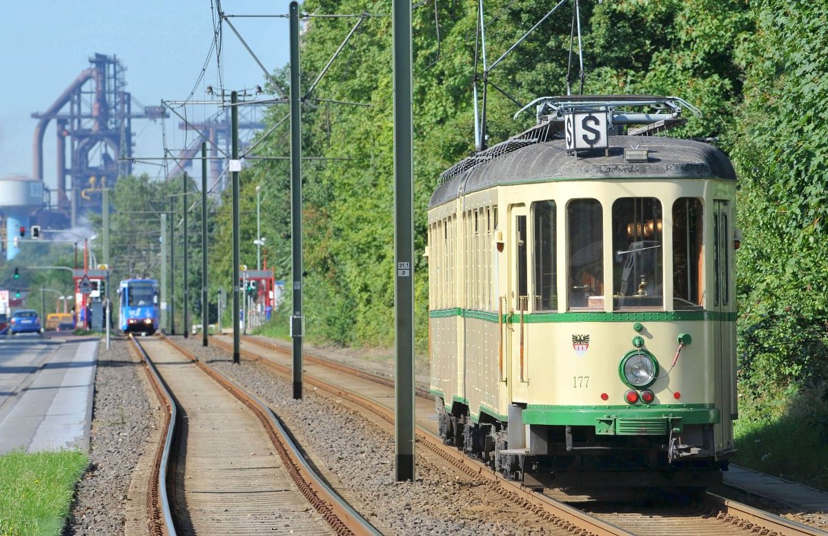 Alte Tram Duisburg.jpg