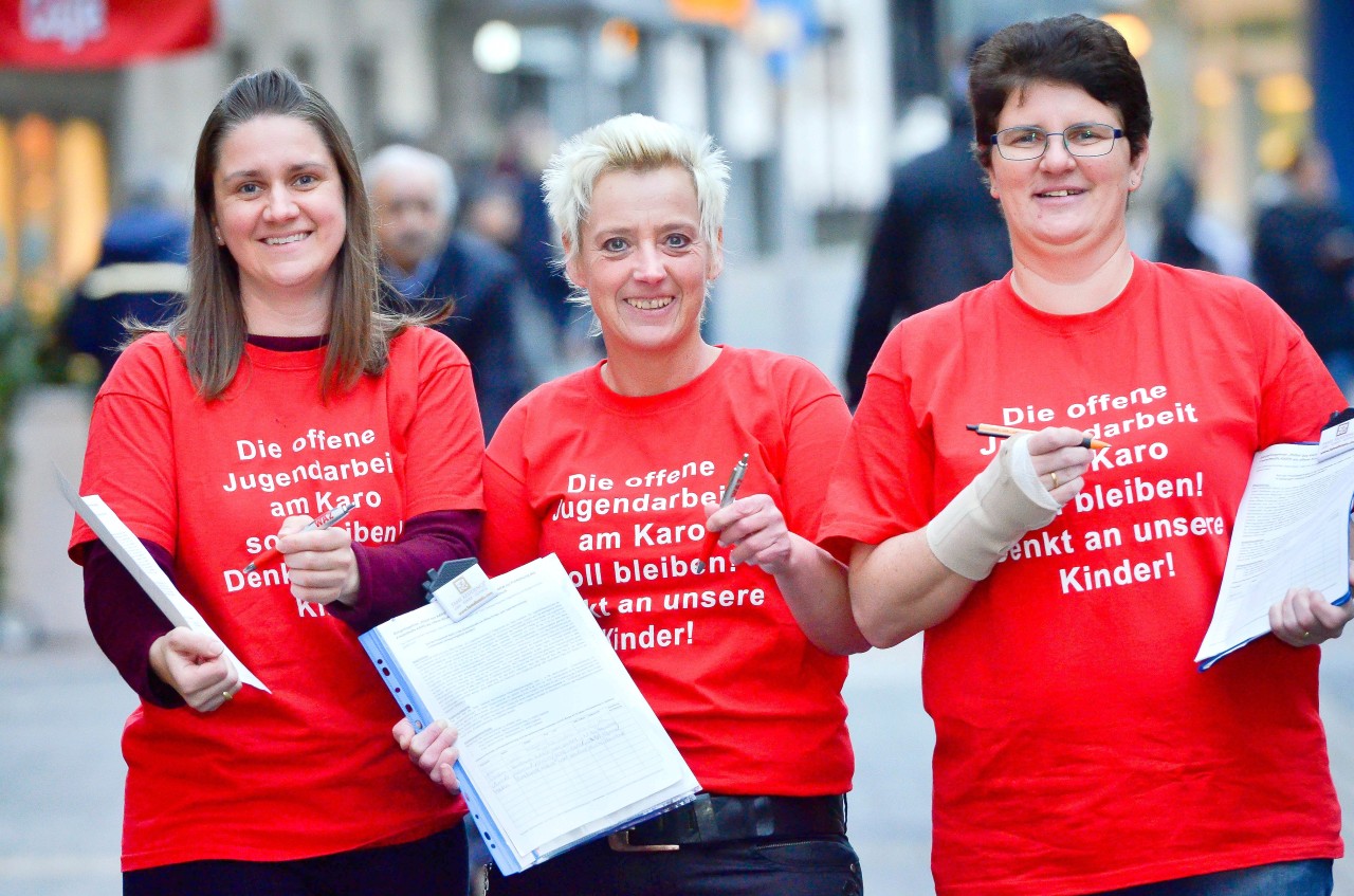 Über 5000 Unterschriften hatten die Initiatorinnen (.v.l.) Jessica Gahlen, Michaela Reclik, Sabine Nienerza) gesammelt. Enttäuscht sind sie über die geringe Wahlbeteiligung. 