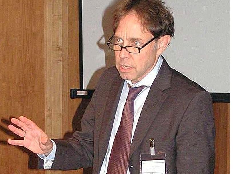 Professor Dr. Jens Loenhoff.
