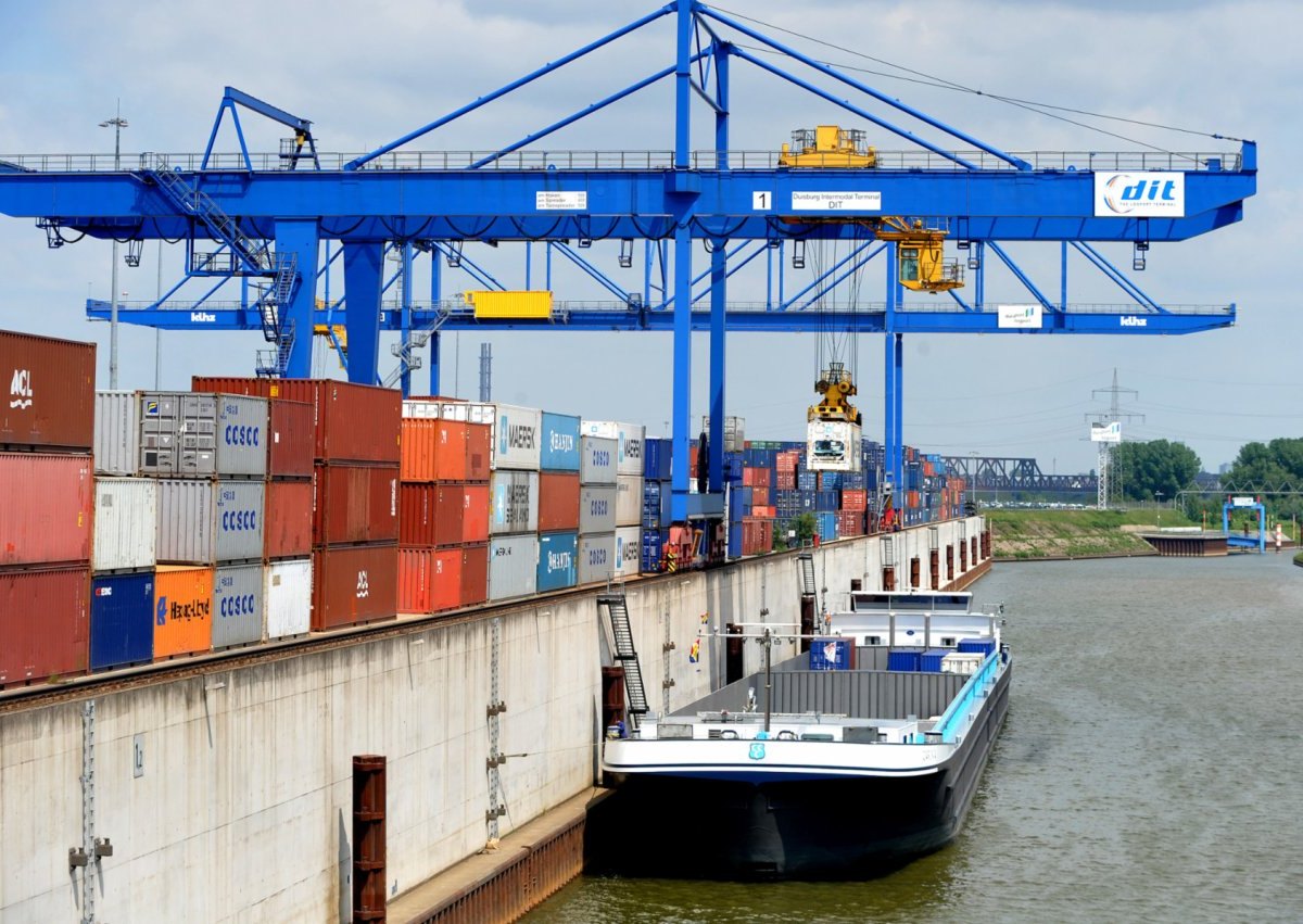 Duisburg Container-Terminal Logport.jpg