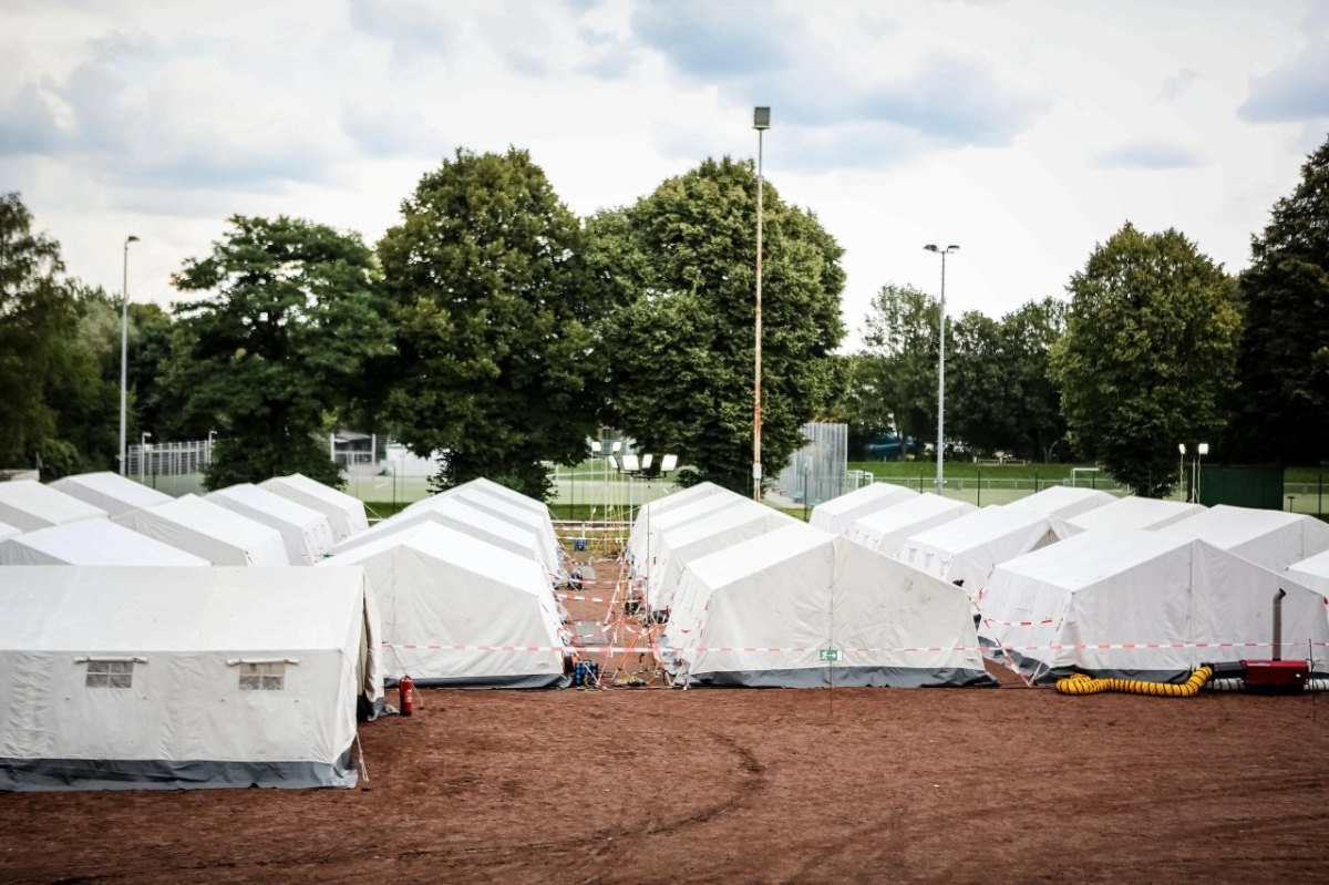 Duisburg Zeltlagerfür Flüchtlinge.jpg