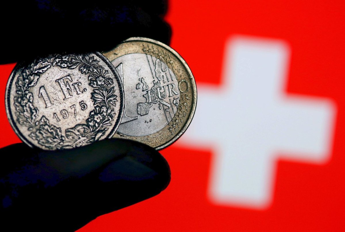 Euro und Franken Münzen.jpg