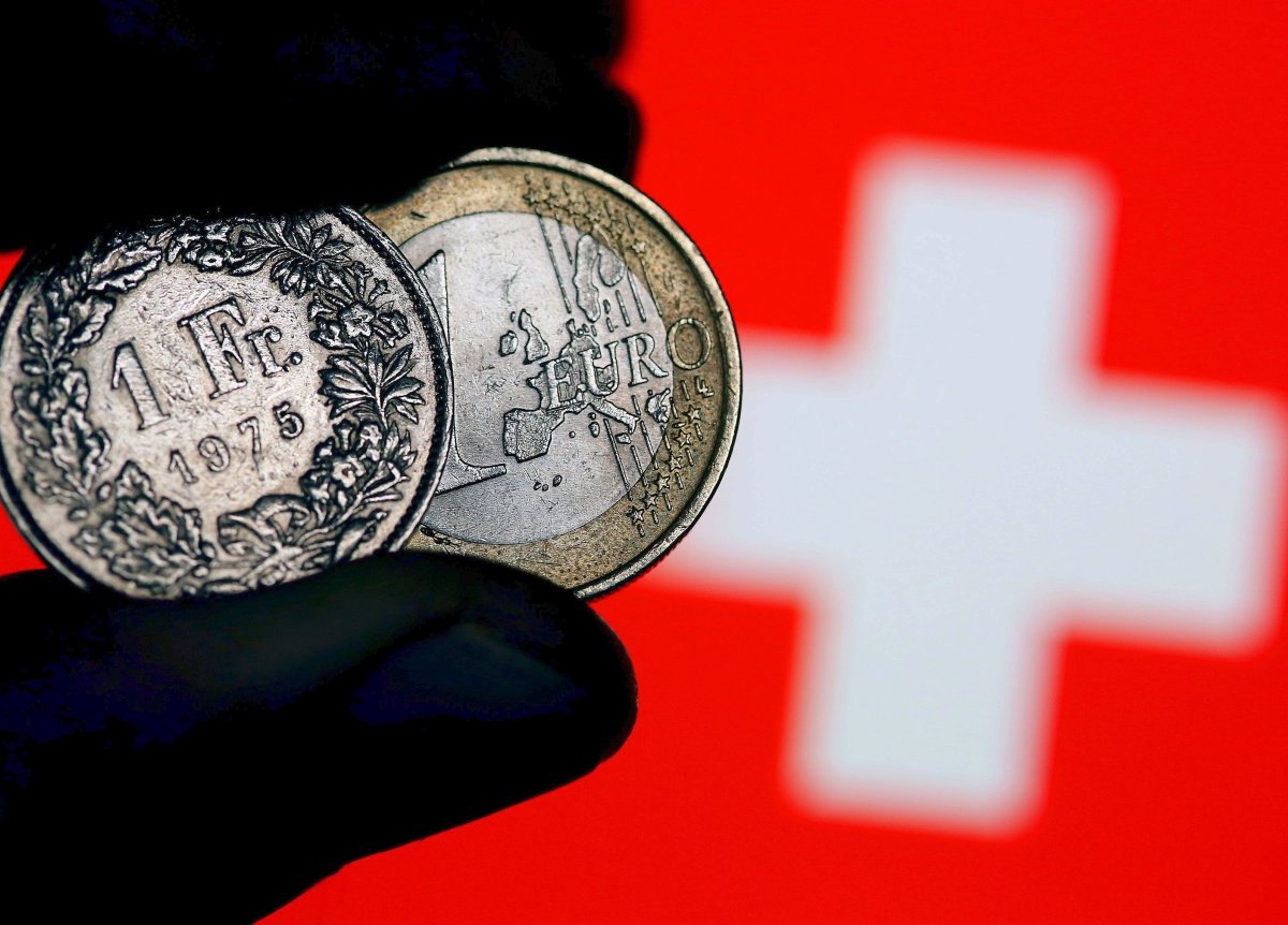 Euro und Franken Münzen.jpg