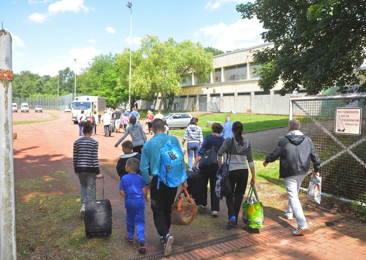 Flüchtlinge kommen in Rentfort an.jpg