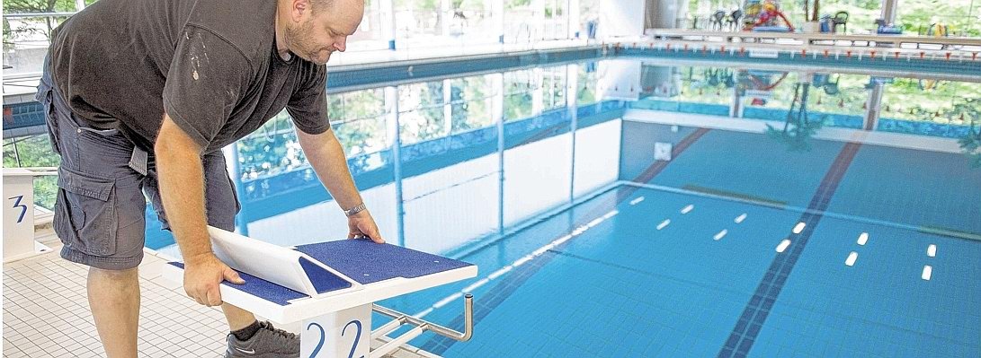 Hallenbad_ Startblöcke werden erneuert_8--656x240.jpg