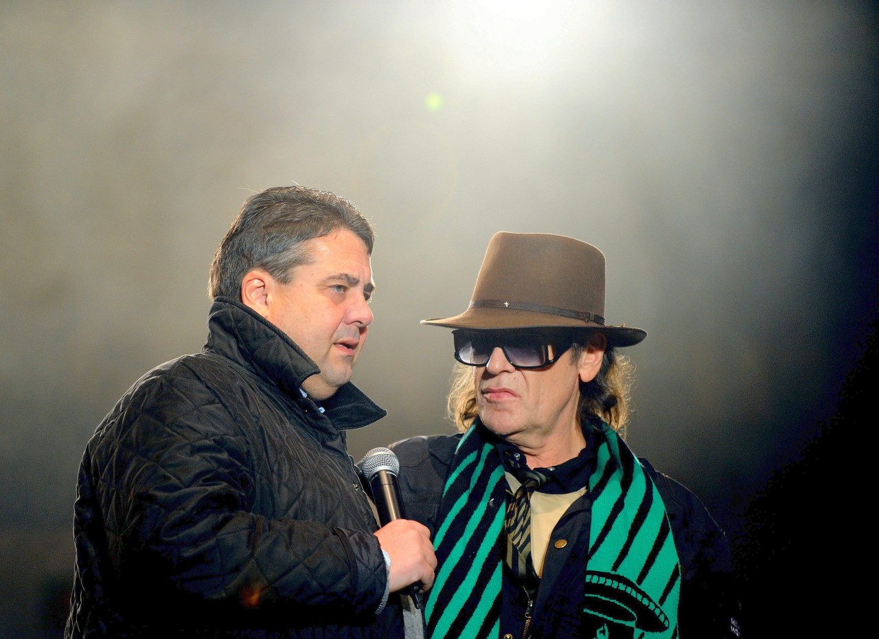 Udo und Sigmar Gabriel beim „Rock gegen Rechts“ in Jena 2011.  