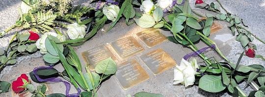 Stolpersteine für Opfer des Nazionalsozialismus--543x199.jpg