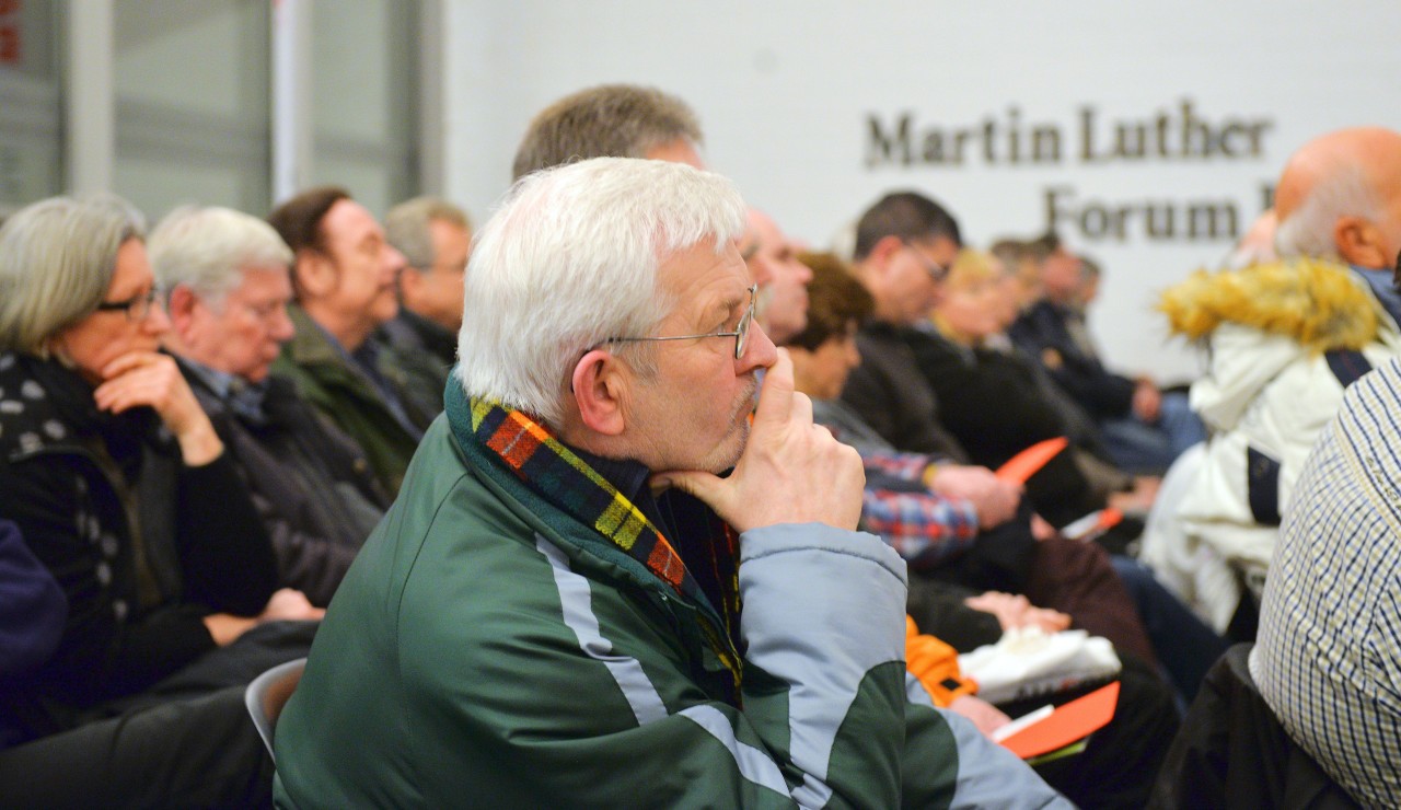 Kein Platz blieb leer beim WAZ-Forum im großen Saal des Luther Forums.