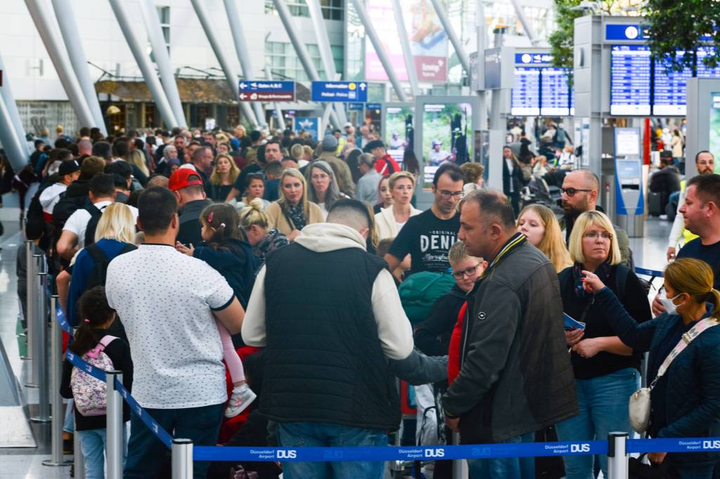 Flughafen Düsseldorf Schlangen