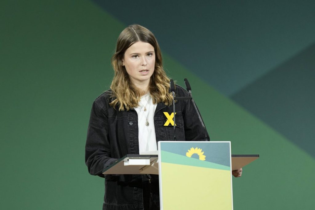 Klimaaktivistin Luisa Neubauer auf de Parteitag der Grünen