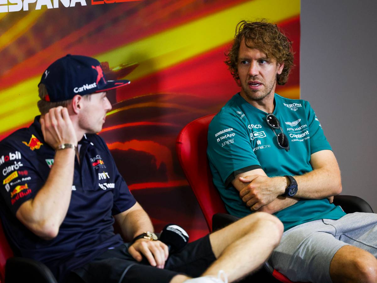 Formel 1: Verstappen im Gespräch mit Vettel.