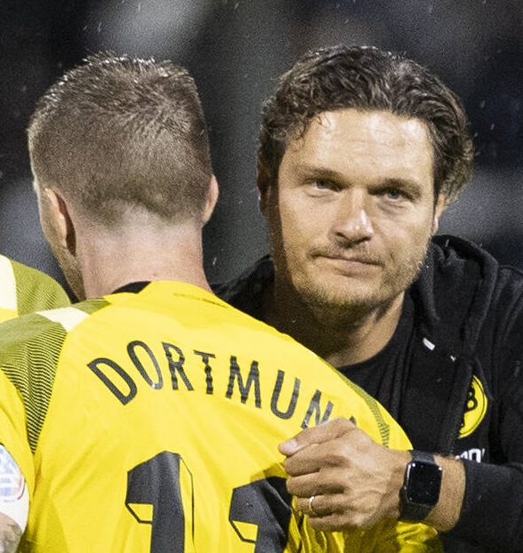 Borussia Dortmund: Edin Terzic mit seinem Kapitän Marco Reus.