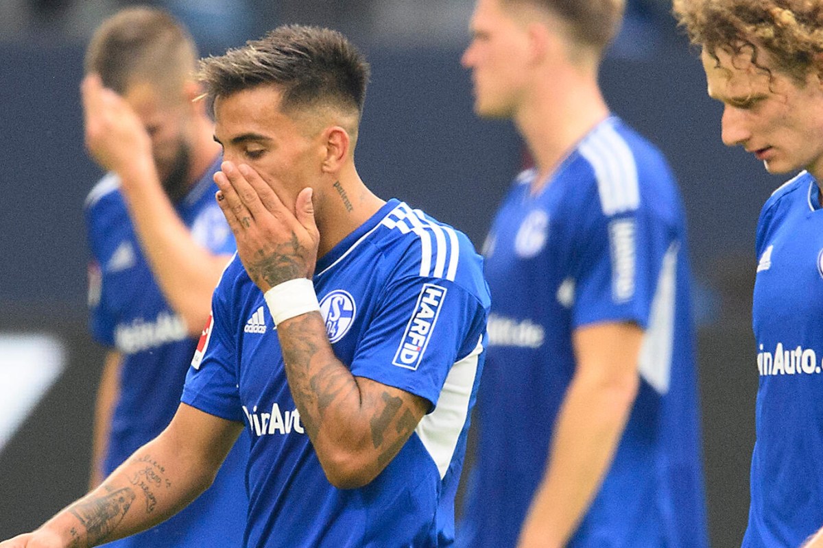 Ein besorgter Rodrigo Zalazar beim FC Schalke 04.