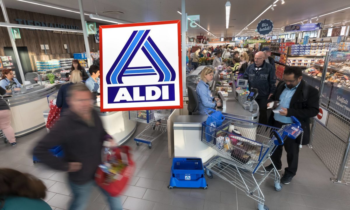 Aldi-Kunden rasten an den Kassen aus – Discounter will jetzt DAS einführen
