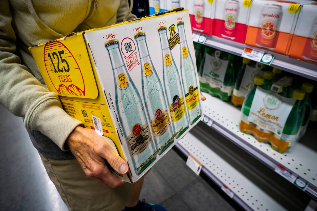 Coca Cola nimmt Topo Chico Hard Seltzer in Deutschland aus dem Sortiment.