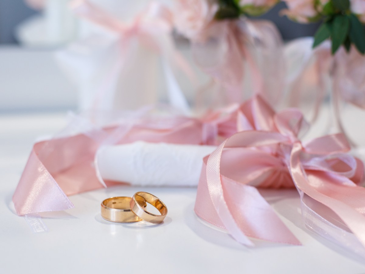Hochzeit: Ein geschmückter Brauttisch