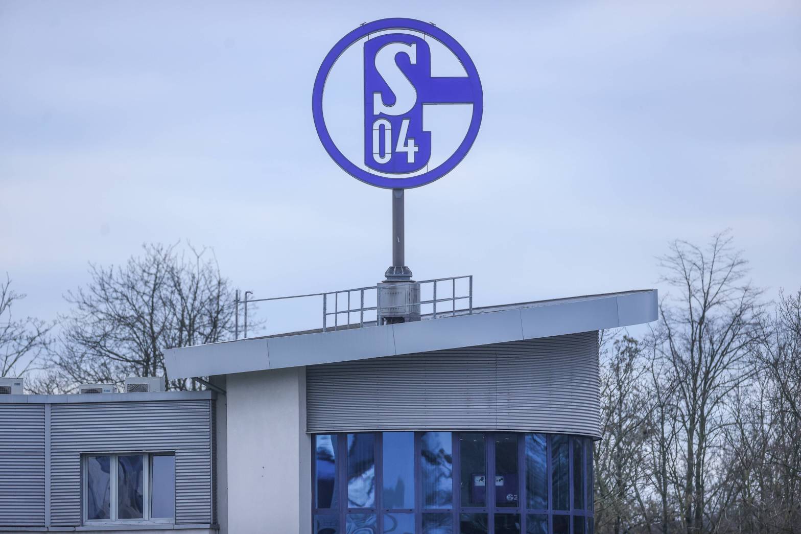 FC Schalke 04 lässt Bombe platzen – Juwel unterschreibt Mega-Vertrag