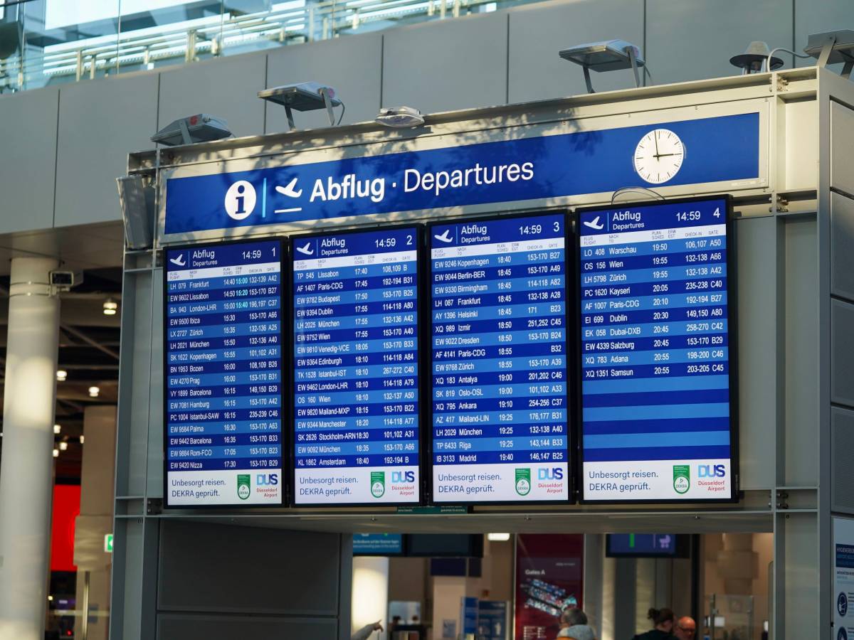 Flughafen Düsseldorf, Köln/Bonn und Co: Bahnt sich das nächste Chaos an? Das sollten Reisende jetzt beachten