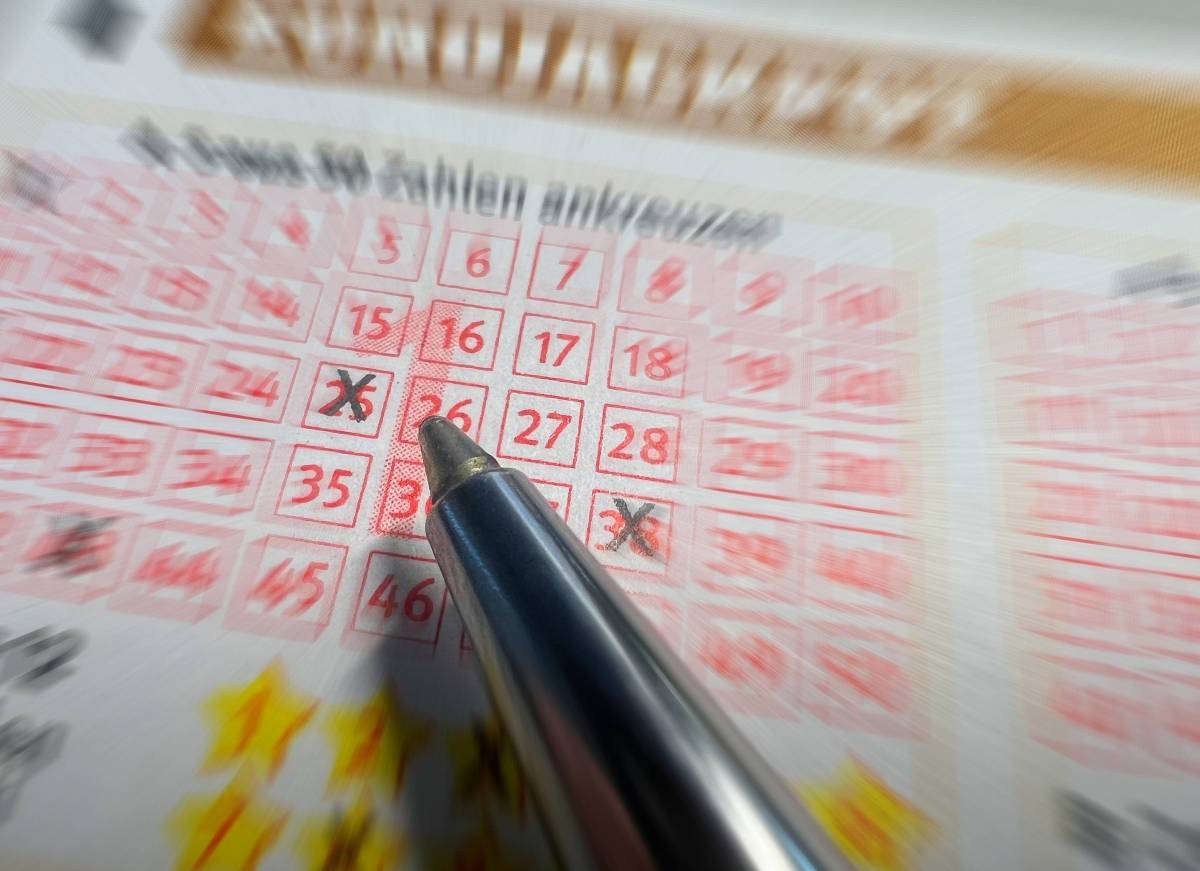 Lotto: Ein Schein wird ausgefüllt