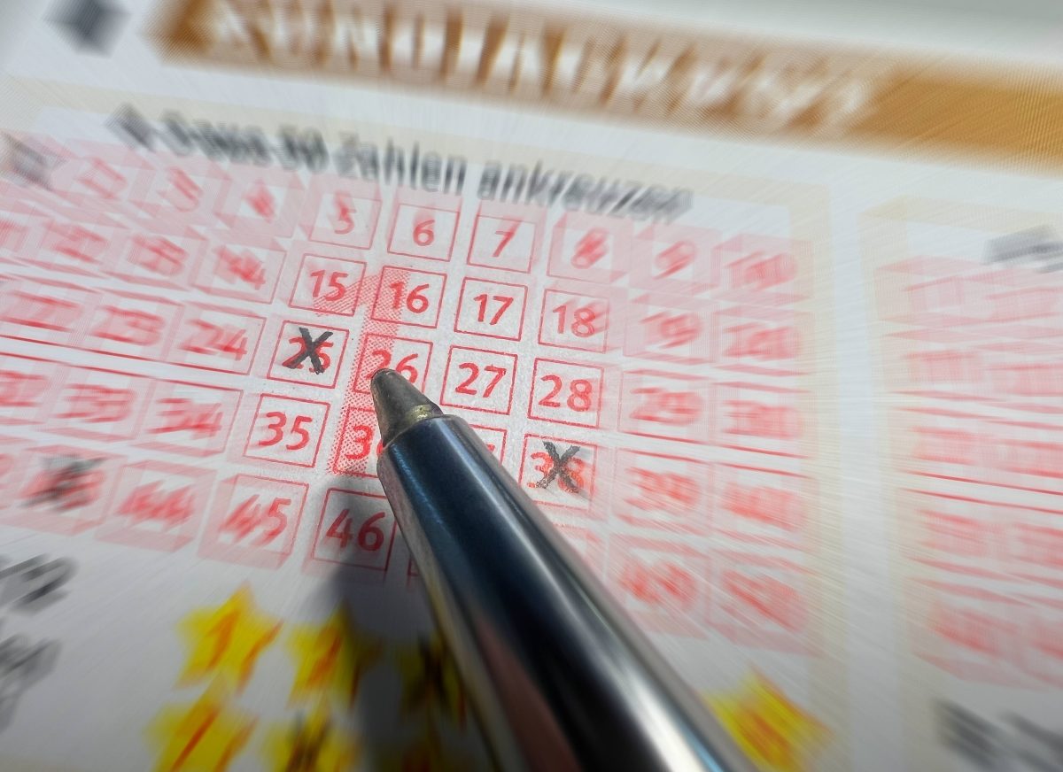 Lotto Schein Symbolbild
