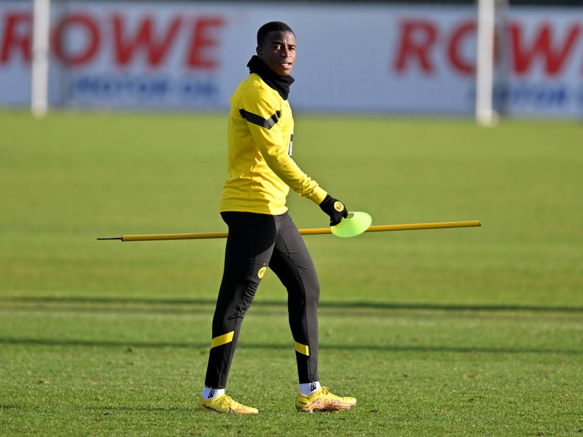 Youssoufa Moukoko hat beim BVB bis Saisonende Vertrag.