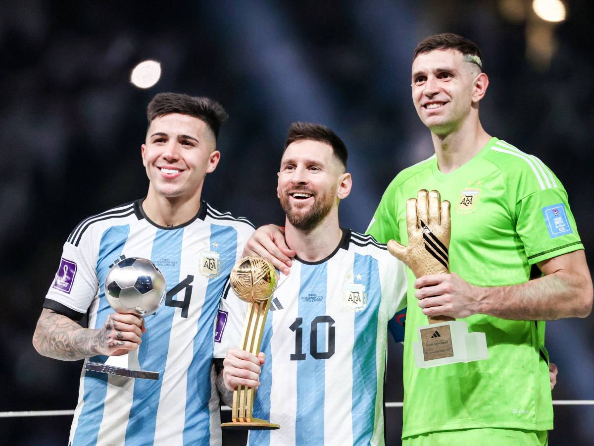 Argentinien um seine drei Stars Fernandez, Messi und Martinez gewinnt die WM.
