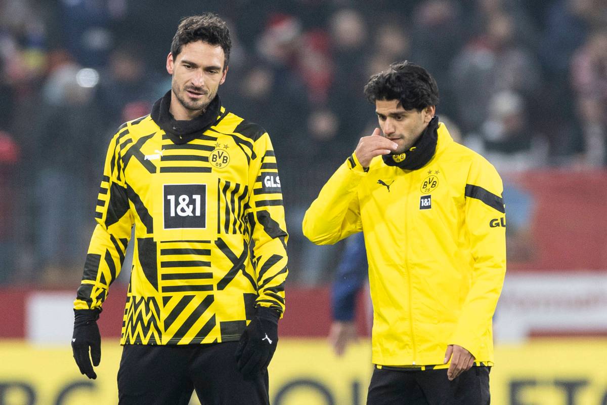 Borussia Dortmund verzichtet wohl auf Mahmoud Dahoud (r.).