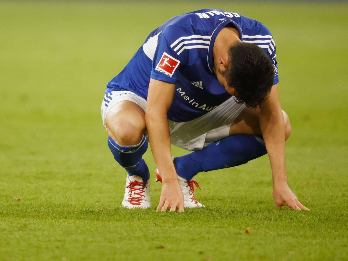 FC Schalke 04 reagiert auf Desaster – für IHN könnte es das Aus sein
