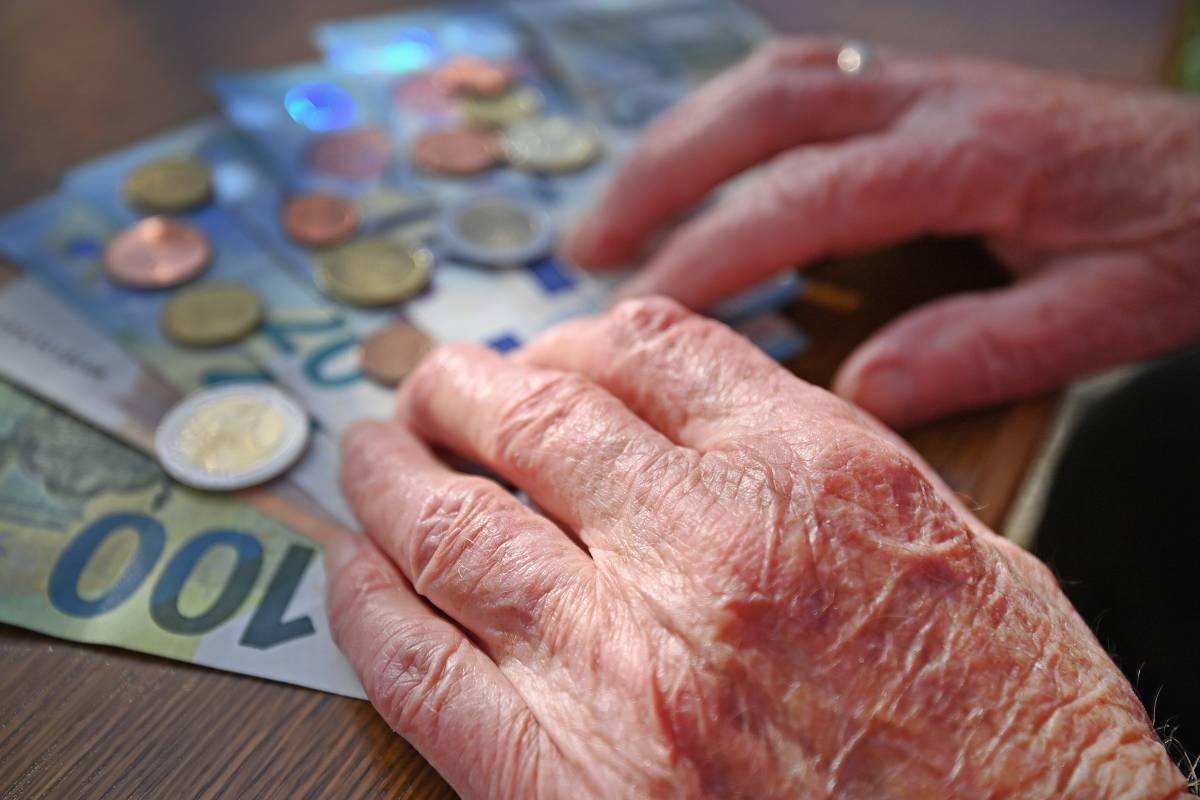 Rund die Hälfte der Rentner erhalten im Alter unter 1.000 Euro im Monat. Die Linke will das ändern!