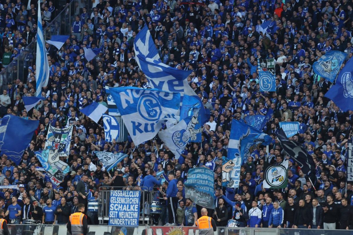 FC Schalke 04: Die Fans sorgen für eine Strafe.