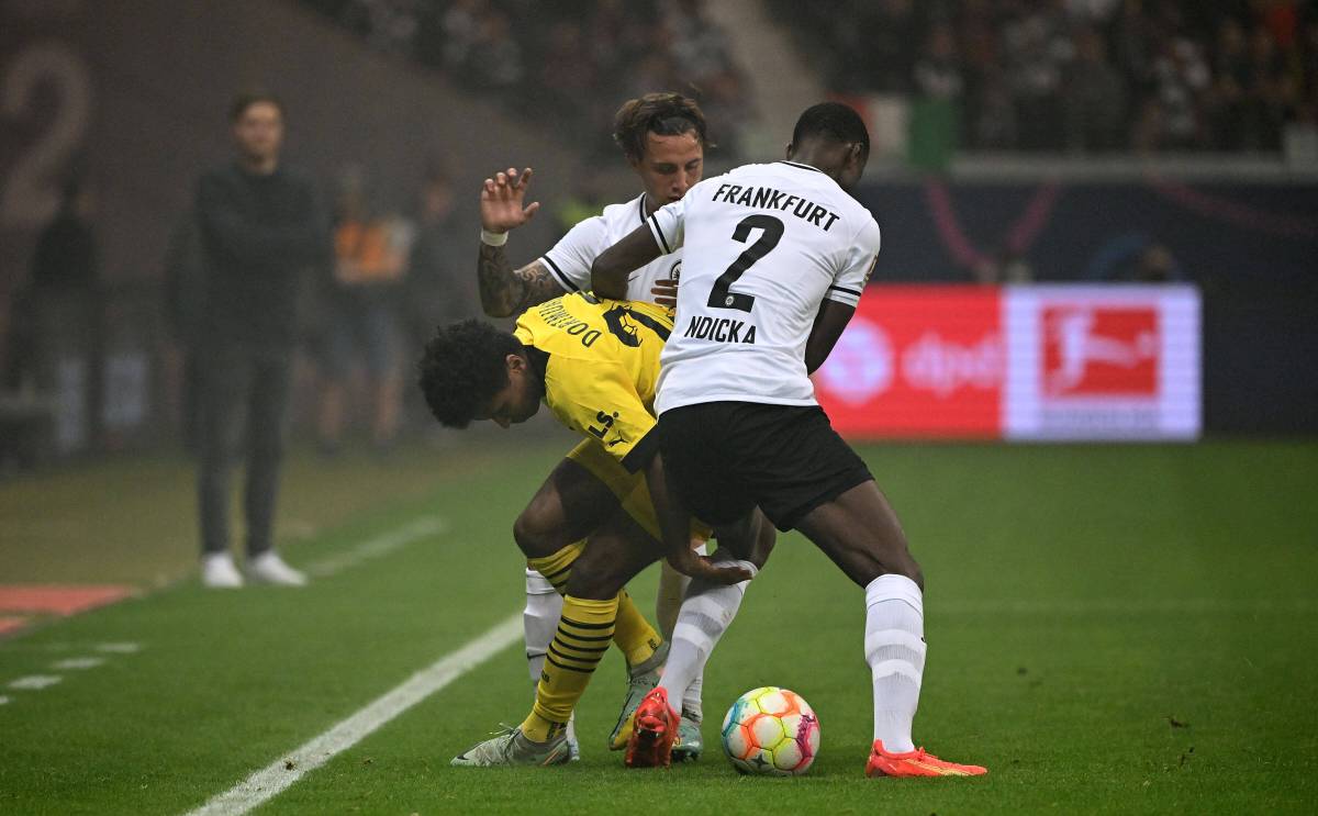 Borussia Dortmund: Sollte man über Evan Ndicka nachdenken?