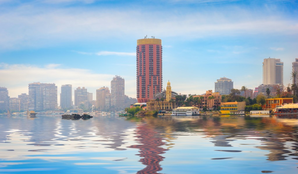 Der Nil und ein Teil der Stadt Kairo.