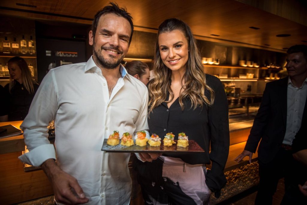 Laura Wontorra bei der Eröffnung des Sushi-Restaurants von Steffen Henssler in Frankfurt.