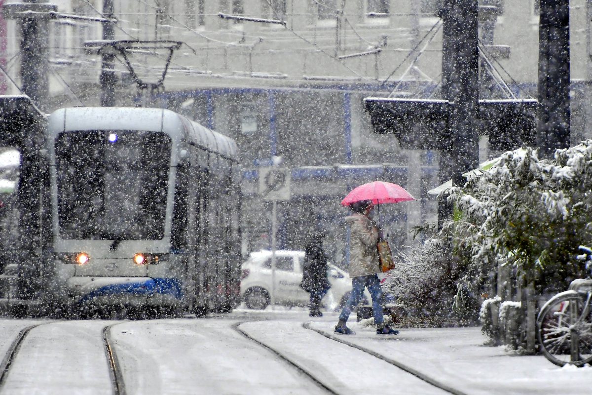 Wetter in NRW bringt Schnee auf die Straßen