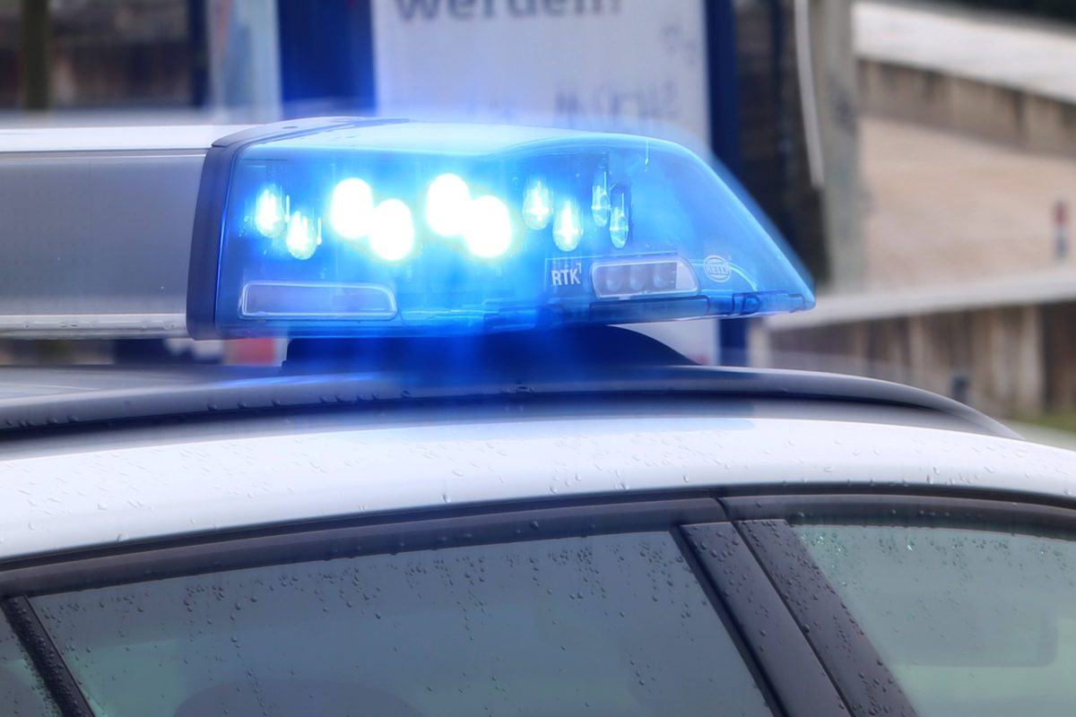 Dortmund: Mann läuft nachts über die Straße – plötzlich rammt jemand ihm ein Messer in den Bauch