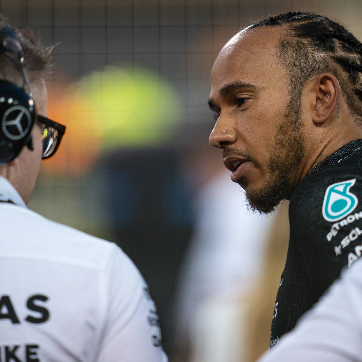 Formel 1: Nach Start-Desaster – rückt Hamiltons Vertragsverlängerung in weite Ferne?