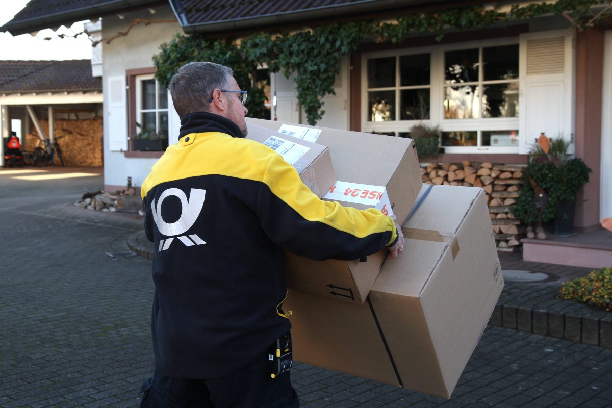 DHL, Deutsche Post und Hermes: Große Änderung geplant! Sie betrifft DIESE Pakete