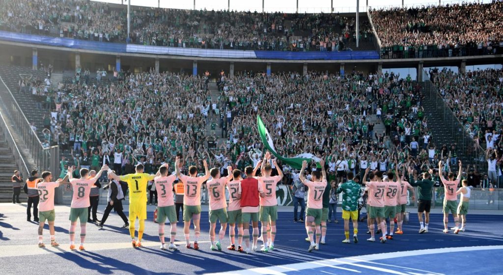 In Berlin war nicht nur der Gästeblock mit Bremen-Fans gefüllt.