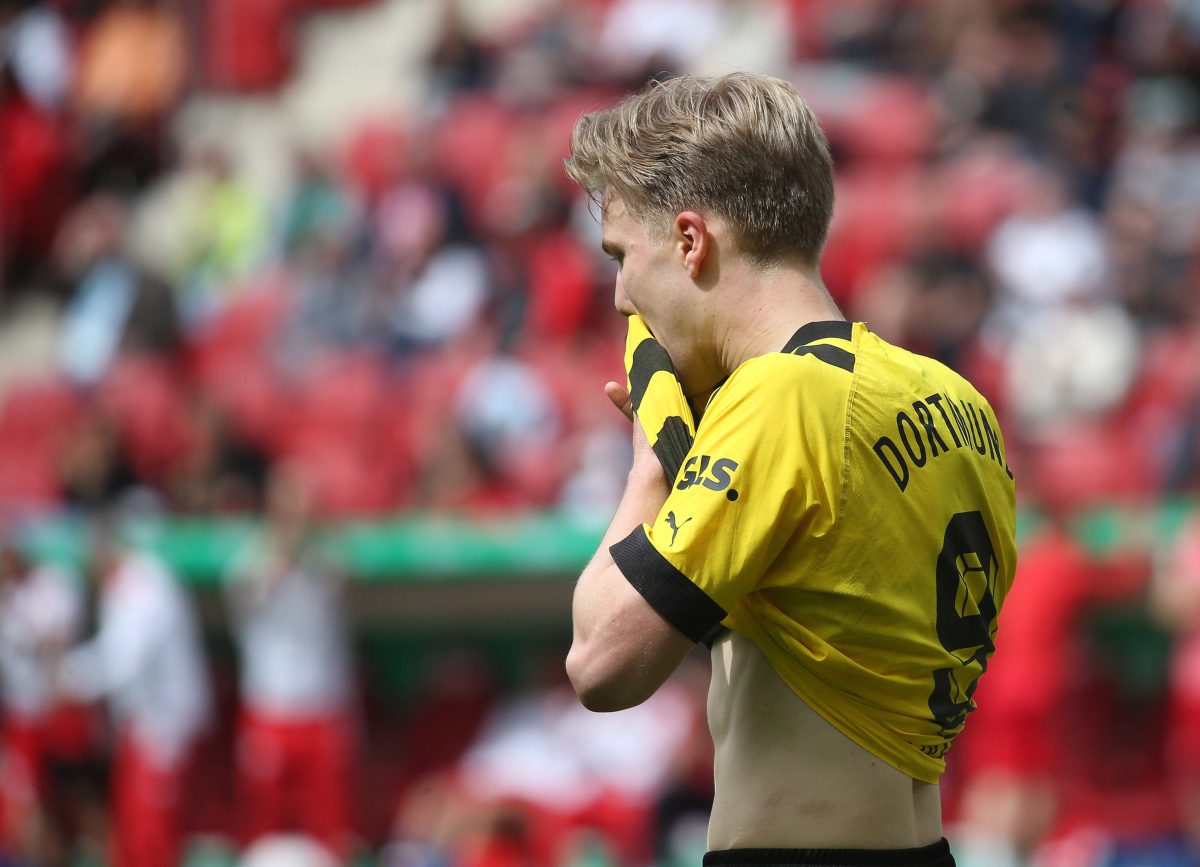 Borussia Dortmund: U19-Juwel Julian Rjikhoff trauert dem Titel hinterher.