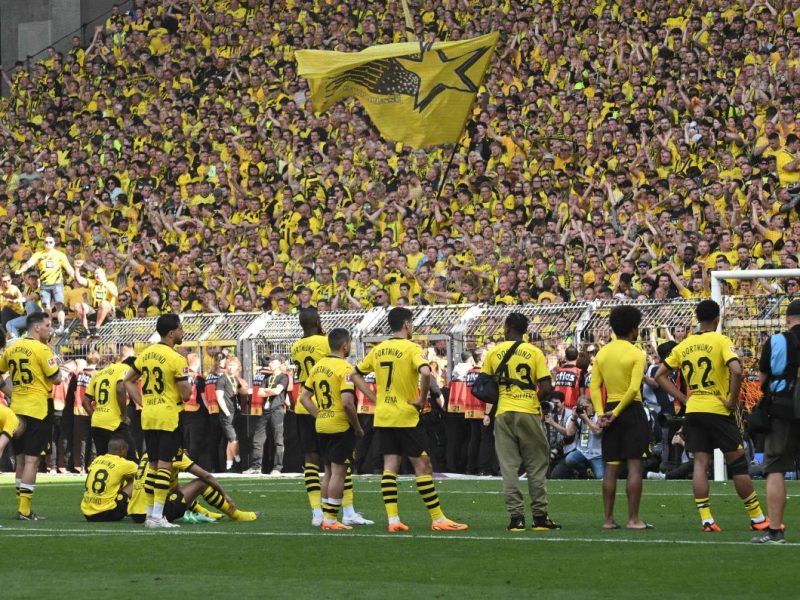 Borussia Dortmund: Nach verpasster Meisterschaft – Fans sorgen für einzigartige Bilder