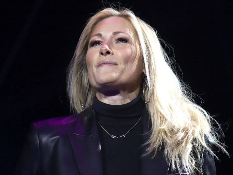 Helene Fischer in Not: Retter stürmt während Konzert auf die Bühne