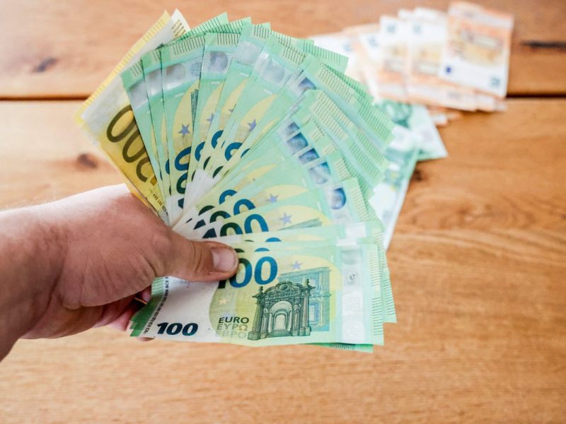 Rente: Regierung bereitet Inflationszahlung von 3.000 Euro vor – viele finden das unfair