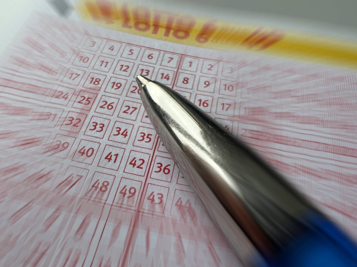 Lotto: un uomo vince 1,8 miliardi di euro!  Ora viene denunciato
