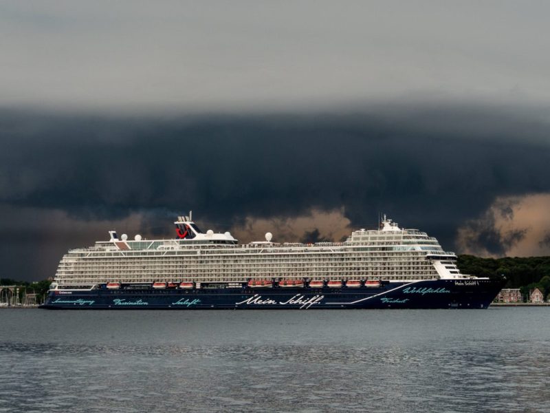 Kreuzfahrt: Feuer-Hölle bricht auf Dampfer aus! Passagiere bangen um ihr Leben