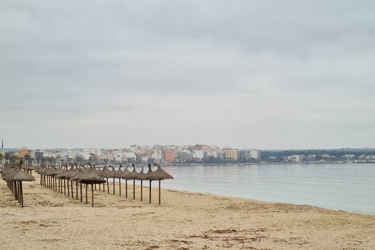 Urlaub auf Mallorca: Passanten machen beunruhigenden Fund! Behörden wollen Strand dicht machen